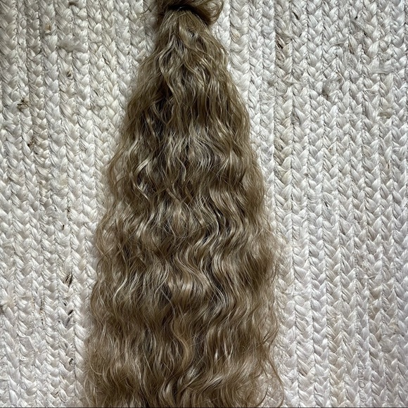 INH clip in ponytail hair extension - Picture 3 of 3